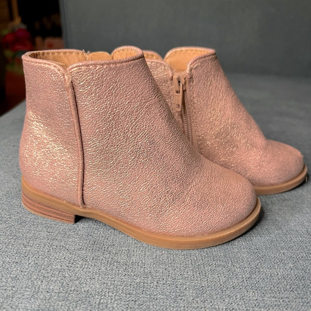 Little Girl/Toddler Size 6 Cat & Jack Metallic Boots